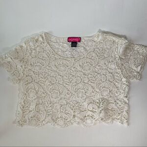 Cropped Lace Top Layering Size Large